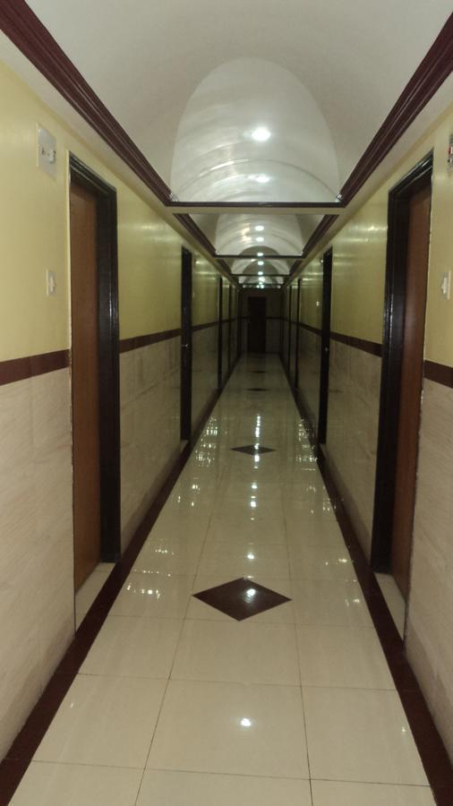 Girija Payyade Hotel Kalyan Exterior photo